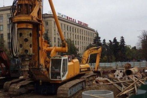 Забудовника скверу на Шулявці оштрафують за будівництво 50-поверхівки без дозволу