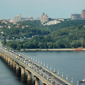 В Киеве открыли движение по мостам Патона и Метро