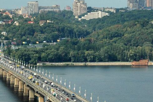 У Києві відкрили рух мостами Патона та Метро