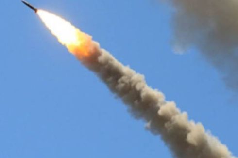 Масована атака на Київ: горить багатоповерхівка, є постраждалі