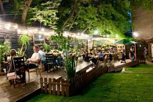 У Veterano Pizza оновили літню терасу