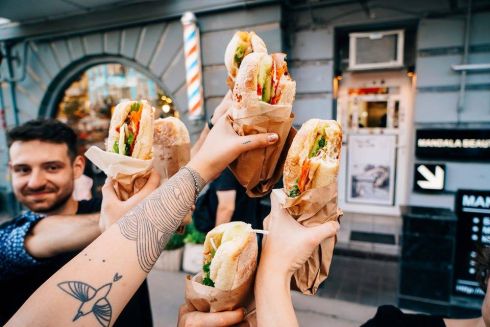 На Олімпійській закриється заклад Window 1