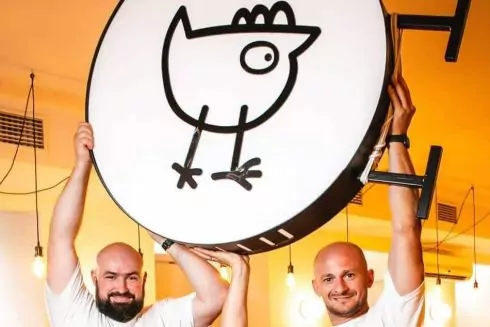 Бургеры из страуса: на Подоле открыли ресторан ПТАХА