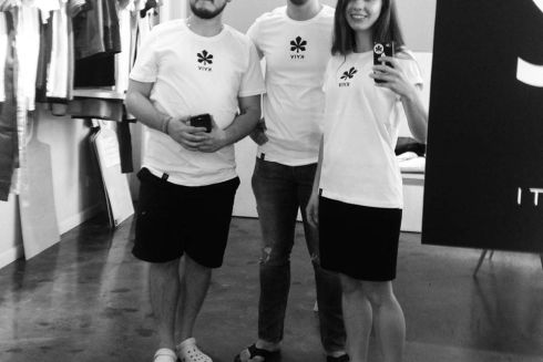 Бренд SIL' выпустил футболки с альтернативным логотипом Киева