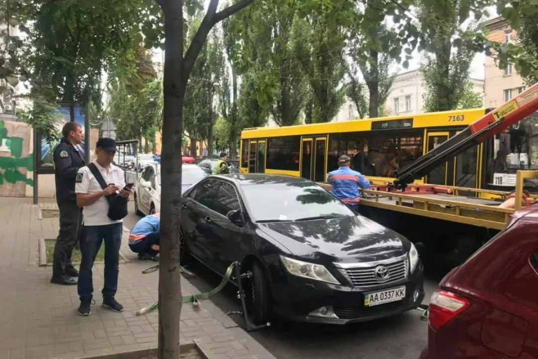 В Киеве строят новую штрафстоянку. Остальные переполнены