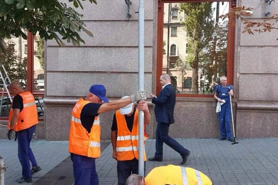 На бульваре Шевченко убрали незаконные дорожные знаки