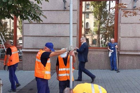 На бульварі Шевченка прибрали нелегальні дорожні знаки