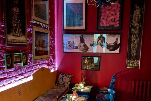 Сім'я митців відкрила кафе Maman Folle з вином та пирогами біля Майдану