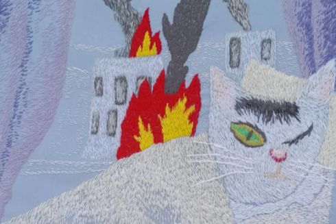 В Україні вийшла друком перша книга з вишивкою замість ілюстрацій