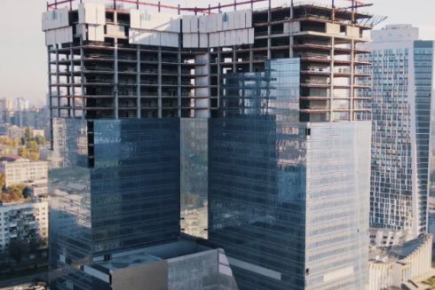 У Києві втретє виставили на продаж хмарочос-недобуд Sky Towers