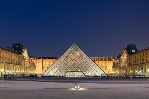Переможець конкурсу Airbnb і Лувру зможе провести ніч у музеї