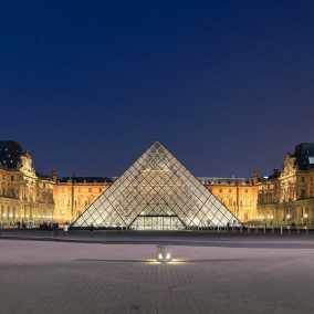 Победитель конкурса Airbnb и Лувра сможет провести ночь в музее