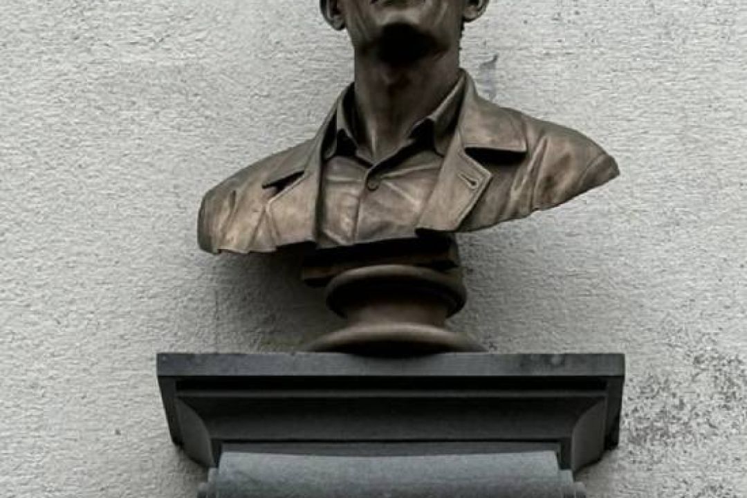 У Києві відкрили пам'ятну дошку на честь Василя Стуса