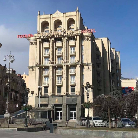 Готель "Козацький" на Майдані продали за 400 млн гривень