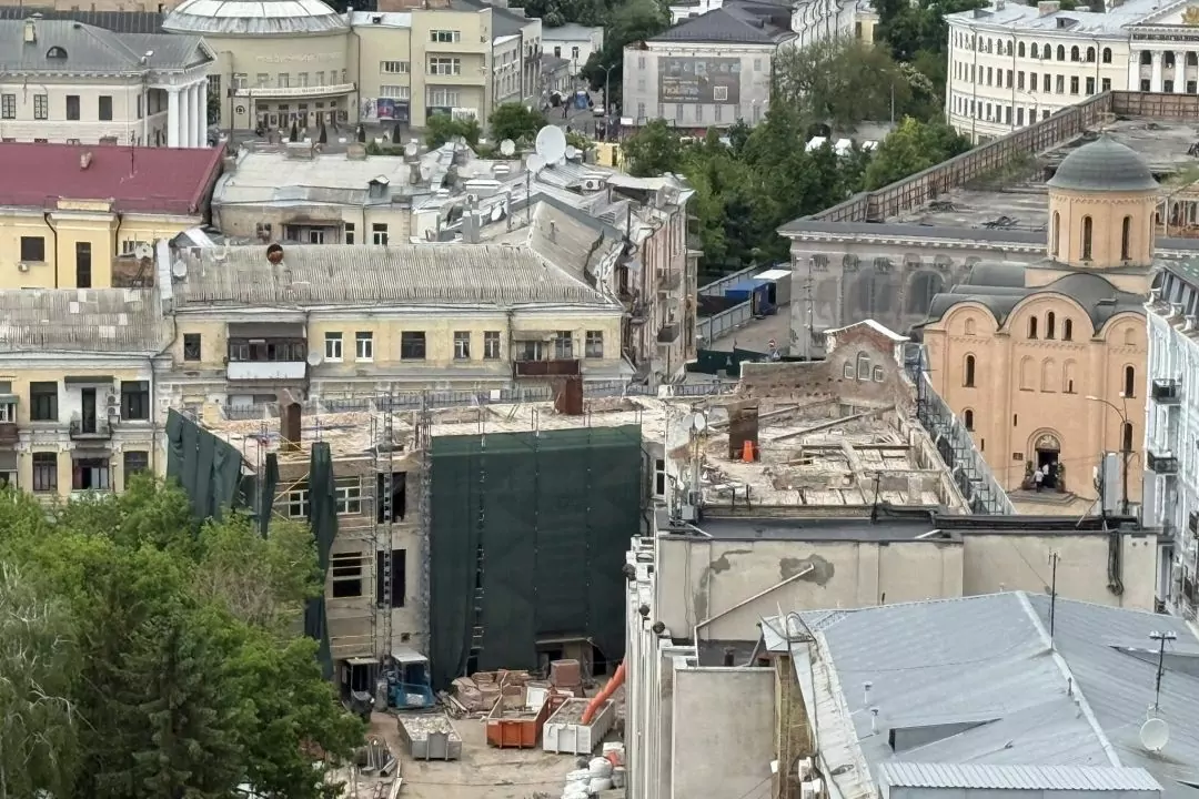 Поліція Києва зупинила демонтаж будівлі Ткацького цеху на Подолі