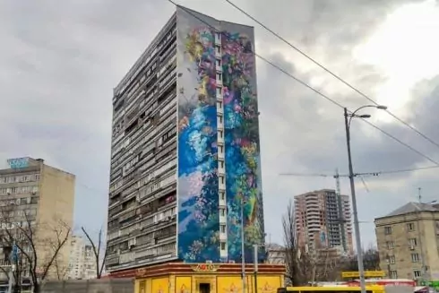 В Днепровском районе закрасили мурал американского художника