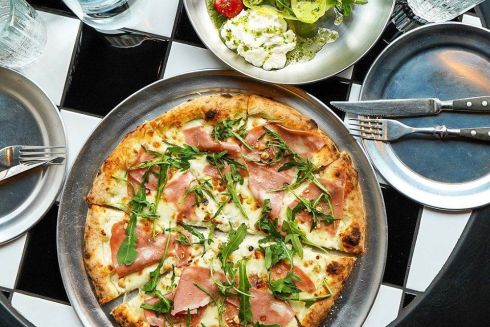 Возле Центрального вокзала открылась пиццерия Pincello Pizza с дровяной печью