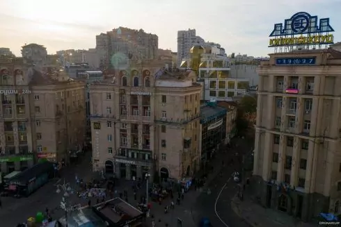 Що вирішили робити в Кабміні з незаконною спорудою на Майдані