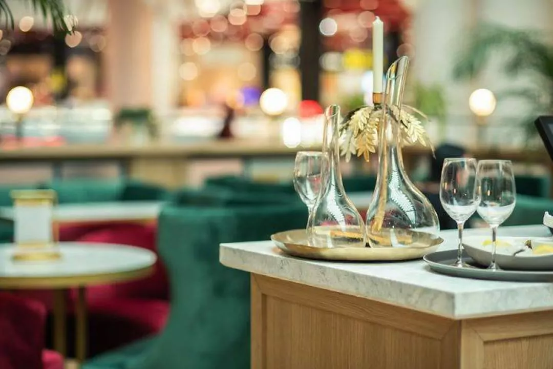 В Ocean Plaza відкрився винний бар &laquo;Істина & Вино&raquo;