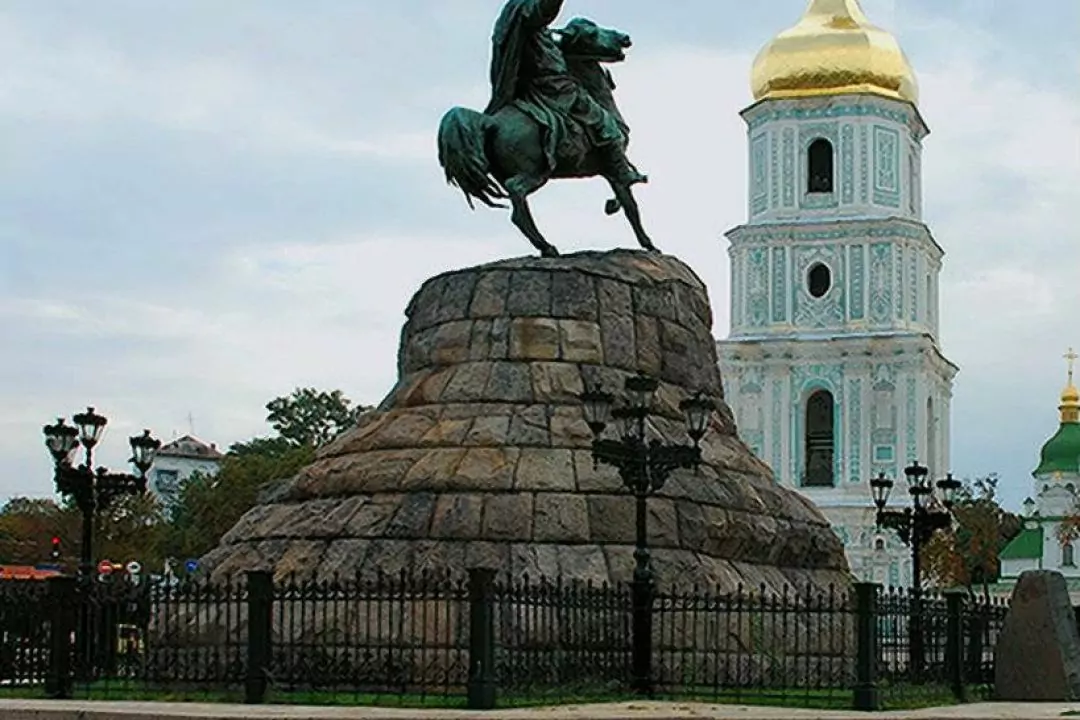 На Софіївській площі з'явиться арт-інсталяція з Богданом Хмельницьким