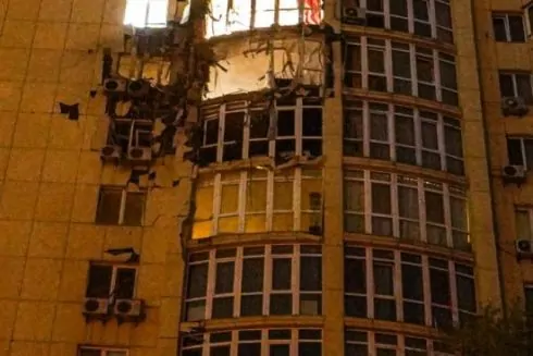 Тригодинна нічна атака Києва дронами: є руйнування і постраждалі у кількох районах міста