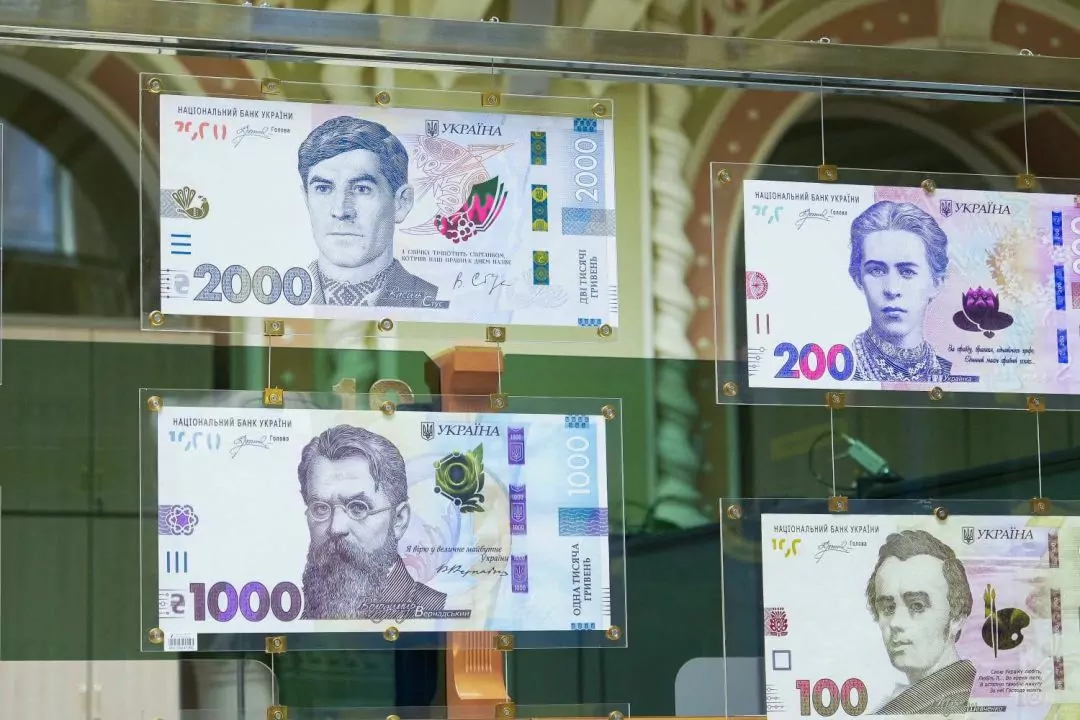 НБУ оновить дизайн банкноти у 2000 гривень після звинувачень у використанні піратського шрифту