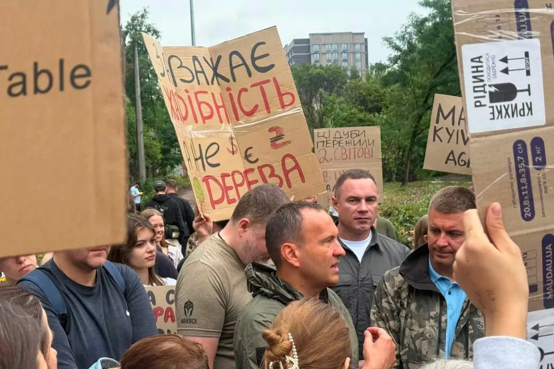 У КМДА пояснили, чому теплотрасу на Теремках прокладають через зелену зону