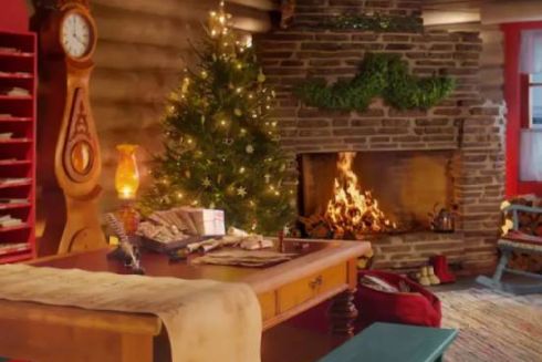 Компания Airbnb предлагает бесплатно пожить в домике Санта Клауса