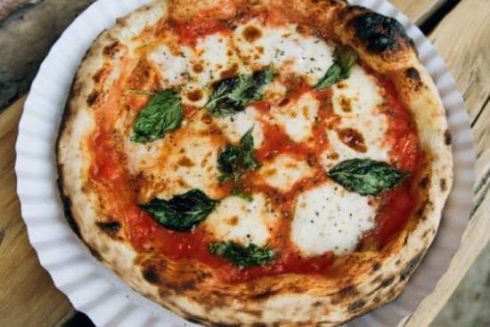 Неподалік від Львівської площі відкрилася піцерія &ldquo;400&deg;&rdquo; із культурним простором &ldquo;Або&rdquo;