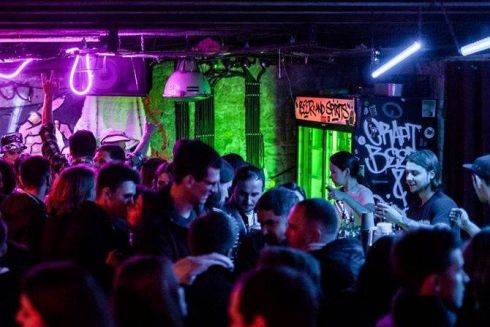 Бар «Хвильовий» перезапустят в двух форматах. Там откроют еще один этаж