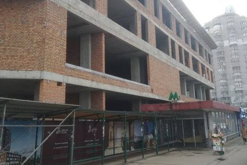 На Оболоні будують ЖК прямо над входом до метро: фото