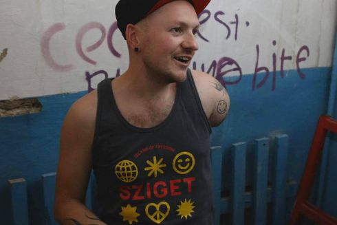 Как киевлянин устраивает разрушительные вечеринки, чтобы сделать ремонт в доме на Подоле