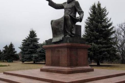 У Києві вулицю Отто Шмідта перейменували на честь князя Володимира Мономаха