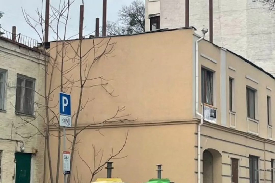 На даху історичної будівлі на Франка відновили будівництво