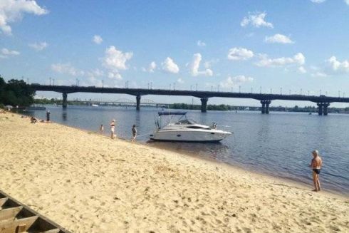 Пляжи в Киеве открыли для купания