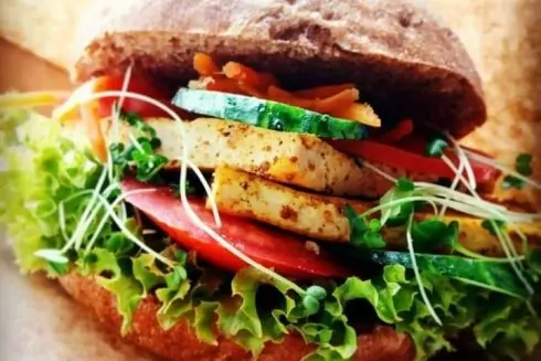 На Бессарабському ринку відкрили веганський фаст-фуд &laquo;Вегануті&raquo;