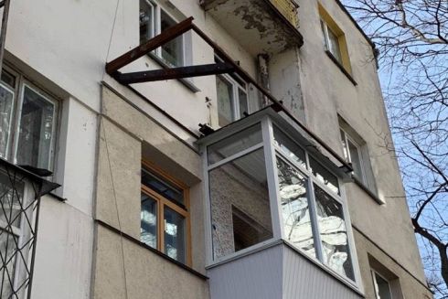 До пам'ятки архітектури на Січових Стрільців незаконно прилаштовують балкони