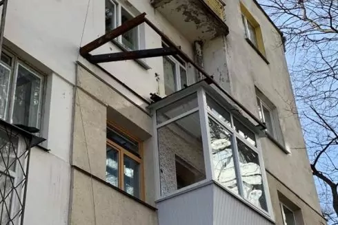 До пам'ятки архітектури на Січових Стрільців незаконно прилаштовують балкони