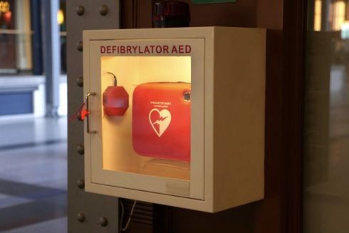 На всех станциях киевского метро установят дефибрилляторы