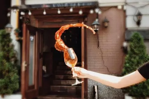 Винний бар Like a Local's на Січових Стрільців закривають