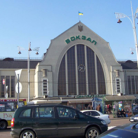 Біля Вокзалу в Києві знесли незаконні МАФи
