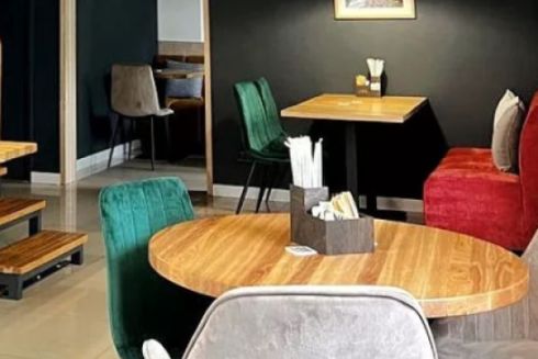 На Соломенке открыли ресторан Yard с кофе, десертами и вином