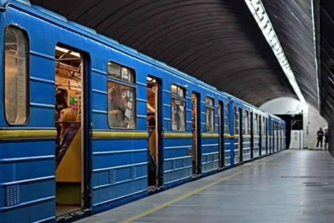 У метро Києва щодня оголошуватимуть загальнонаціональну хвилину мовчання