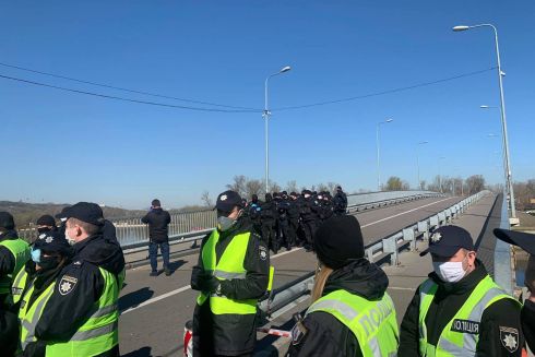 Поліція перекрила частину Гідропарку. Ботсад також закритий