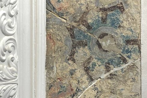 У центрі Львова в кам’яниці XIX століття виявили історичні розписи: фото