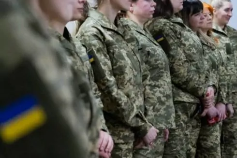 Військовослужбовиці ЗСУ вперше отримали жіночу військову форму
