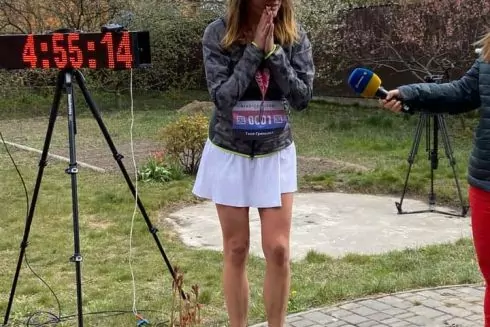 Основательница bit.ua пробежала марафон вокруг своего дома, чтобы собрать деньги для украинских врачей