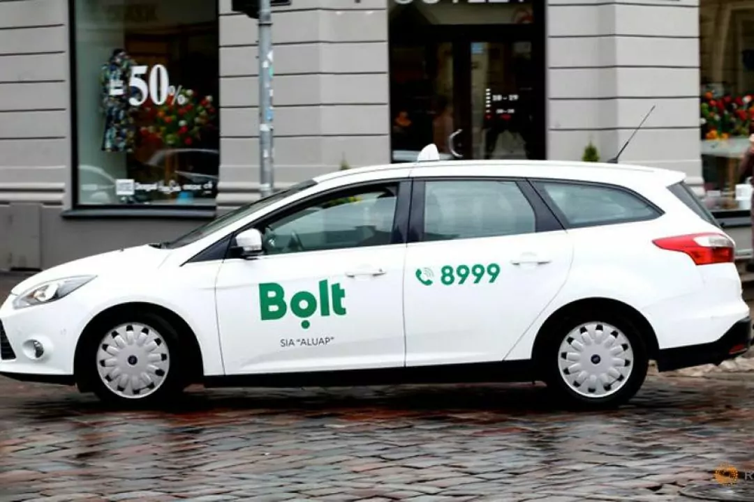 В Bolt появились автомобили с перегородкой между водителем и пассажиром