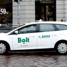 У Bolt з'явилися автомобілі з перегородкою між водієм і пасажиром