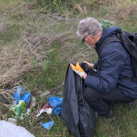 71-летний голландец убрал мусор с побережья под Одессой